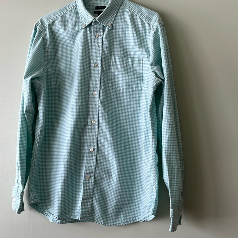 Blue long sleeve oxford shirt. Brand is Gap. Size is Men’s L